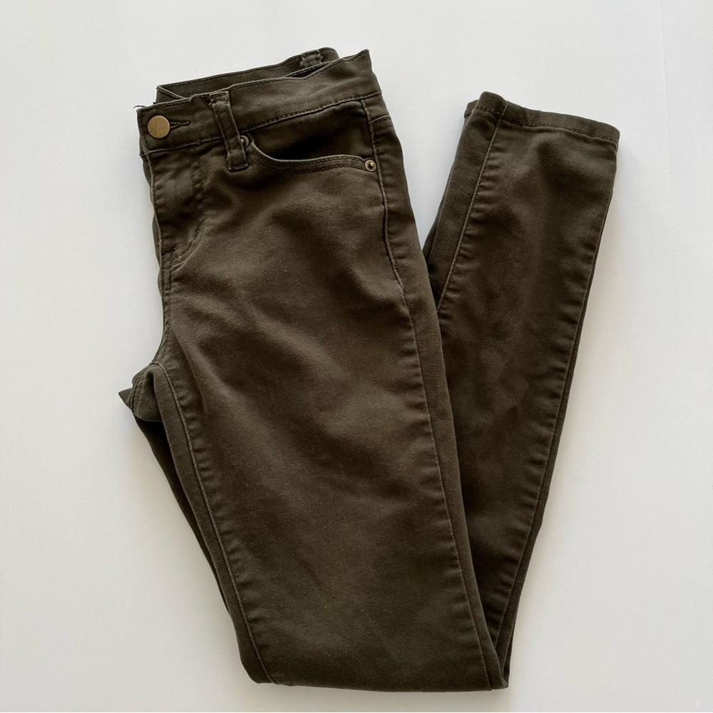 🌺 F21 Olive green skinny jean pants